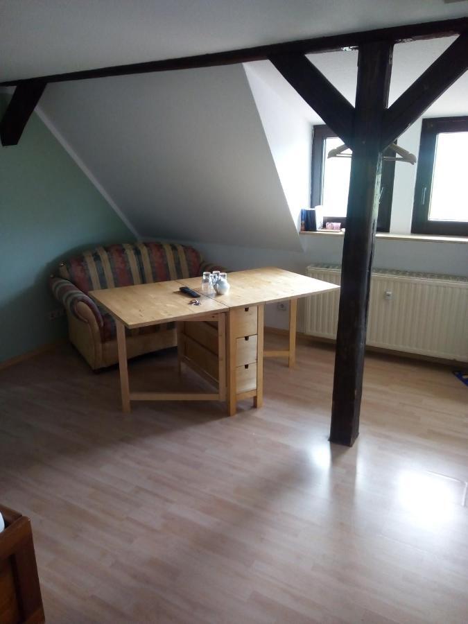 Kleine Ferienwohnung Am Kahlaer Markt Kahla  Esterno foto